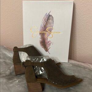 Jessica Simpson Brown Heels Elegant Design